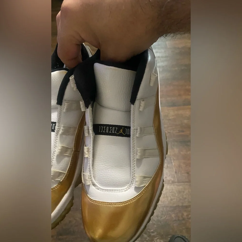 Jordan 11 Retro Low 